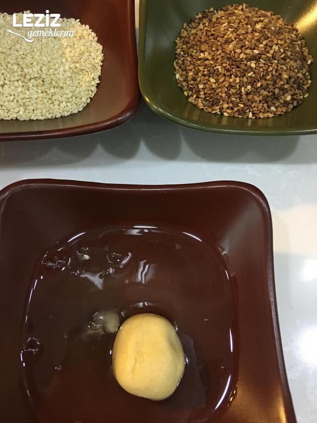 Mahlepli Susamlı Tuzlu Kurabiye Tarifi