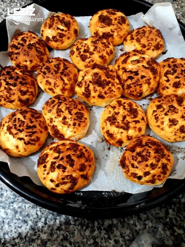 Porsiyonluk Salçalı Acılı Poğaça