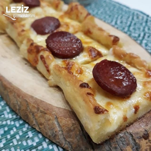 Ev Yapımı Pide (Sucuklu Kaşarlı)