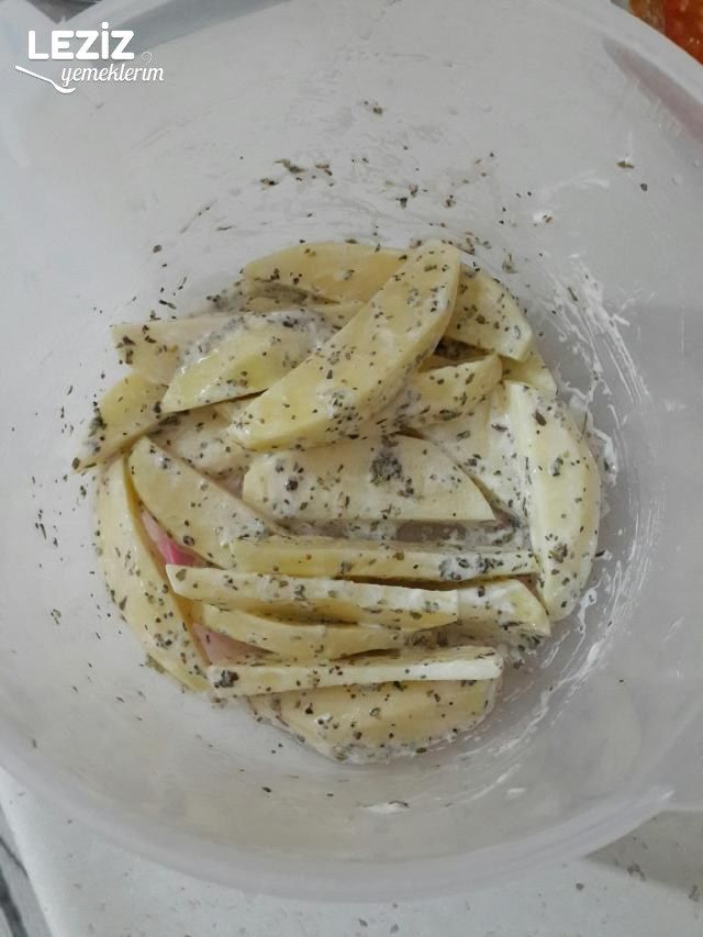 Fırında Mayonez Kekik Soslu Tavuk Pirzola