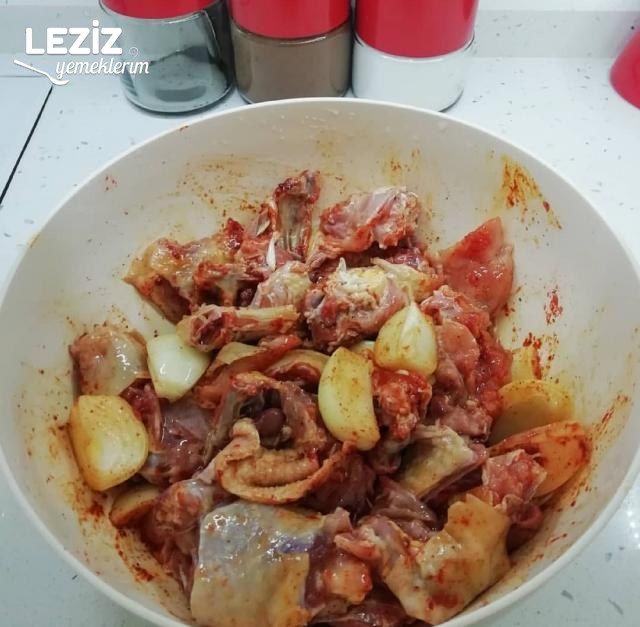 Tavuklu Tas Kebabı