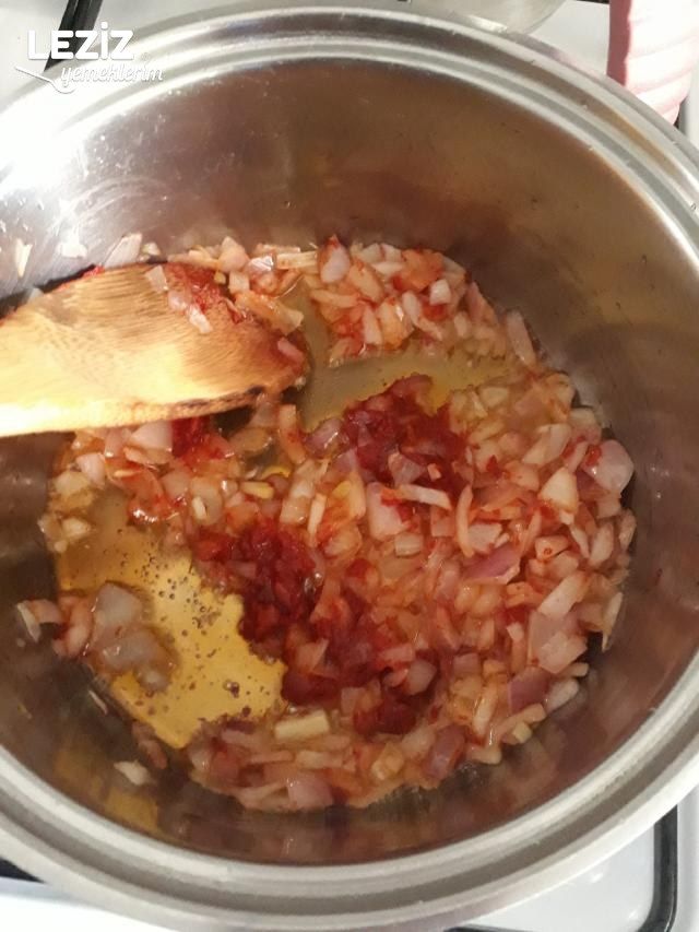Hazır Yufkadan Ispanaklı Gül Böreği
