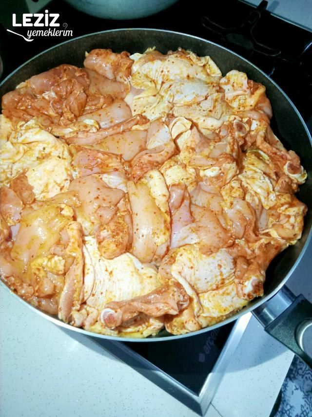 Tavada Soslu Tavuk Pirzola
