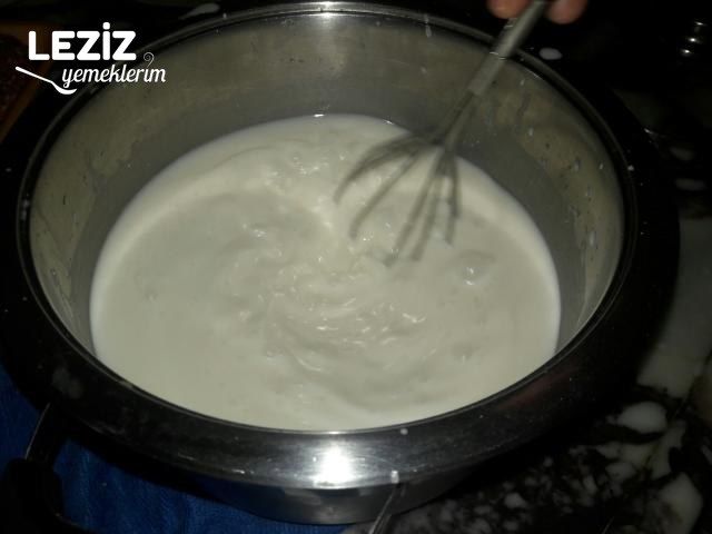 Bol Malzemeli Yoğurt Çorbası