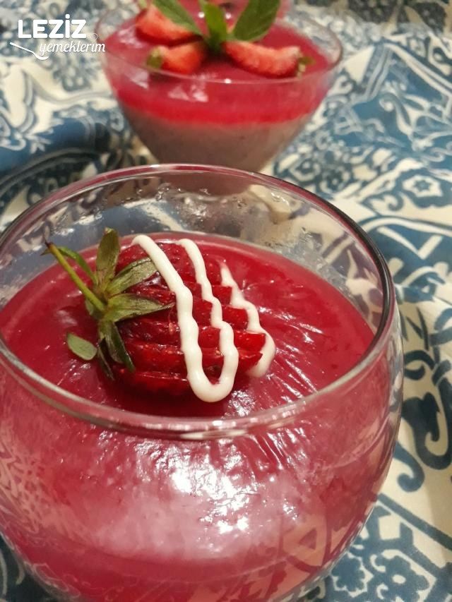 Çilekli Ev Pudingi Tarifi