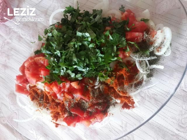 Nefis Çoban Salatası Tarifi