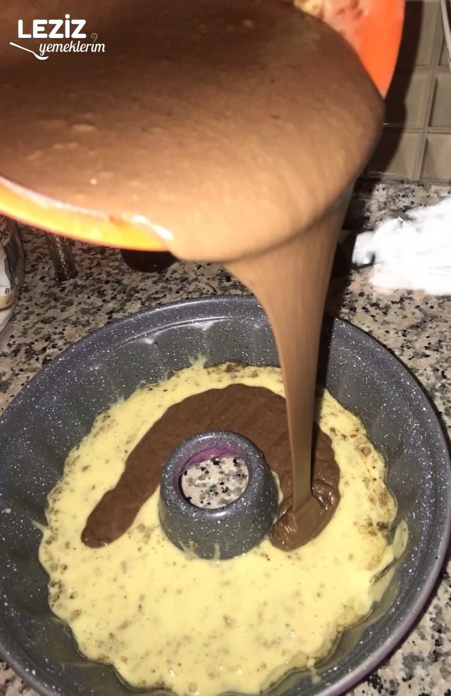 İki Renkli Kek