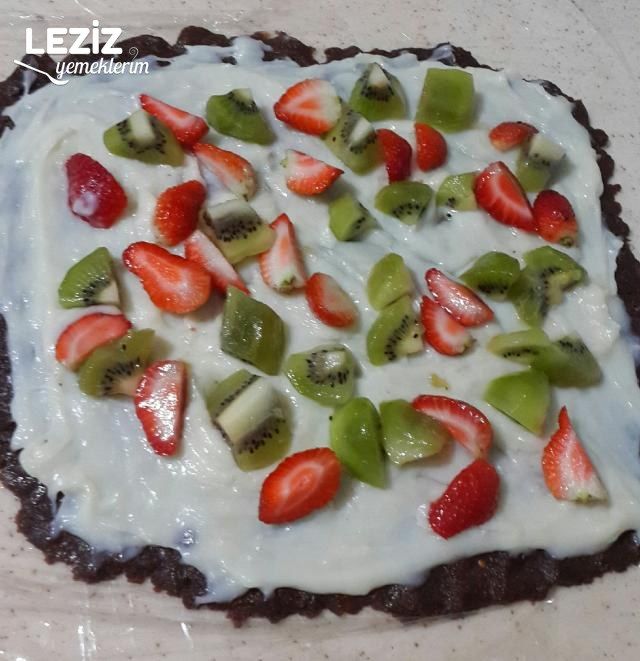 Rulo Meyveli Tatlı