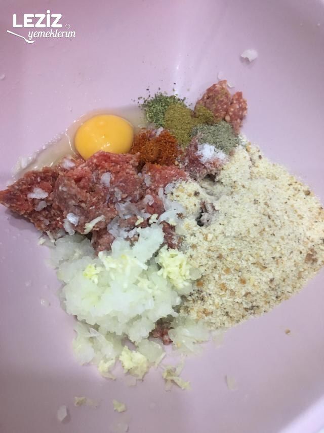 Köfteli Börek