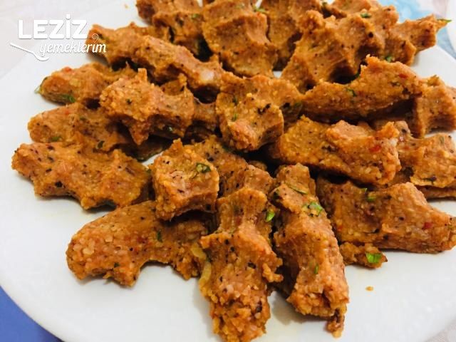 Mercimek Köftesi Nasıl Yapılır (Aşamalı Anlatım)