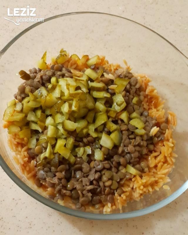 Yeşil Mercimekli Şehriye Salatası