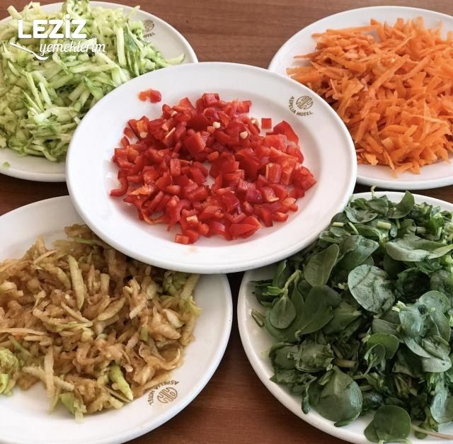 Elmalı Semizotu Salatası