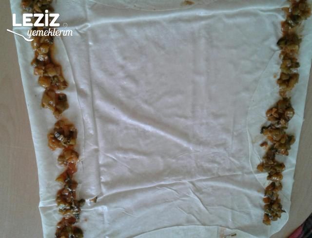 Pazı Sapı İle Börek