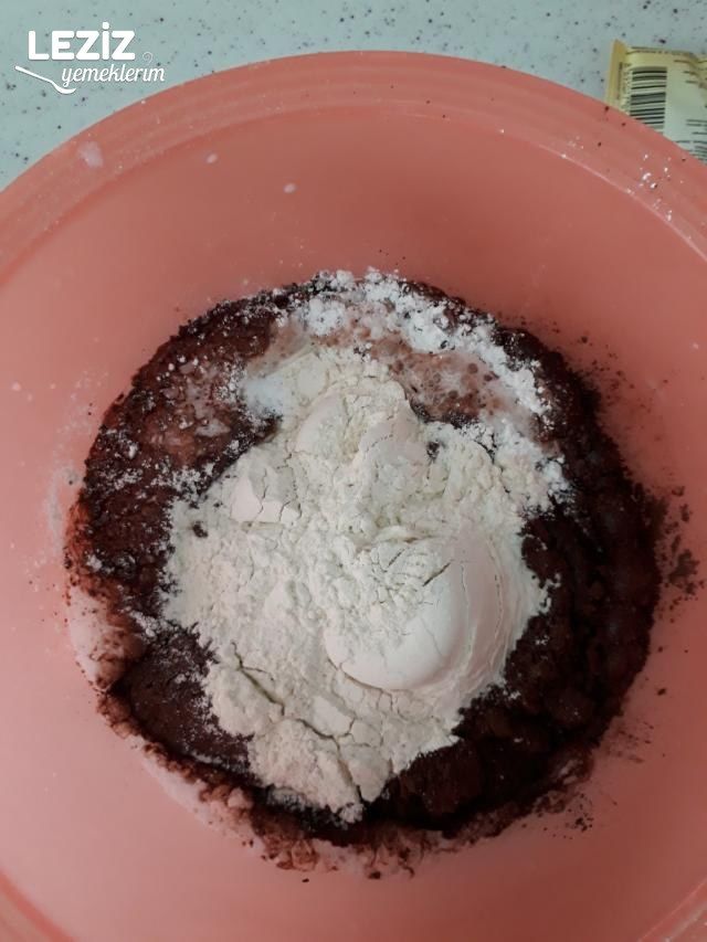 Yumurtasız Islak Kek