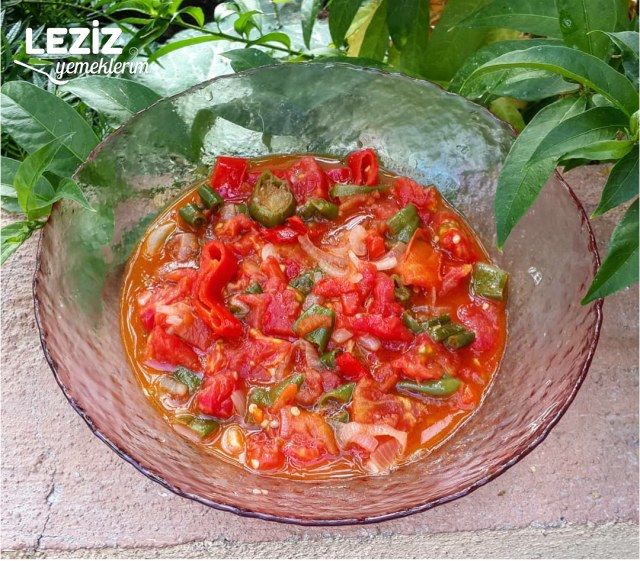 Kahvaltılık Biberli Soğanlı Domates Kavurması