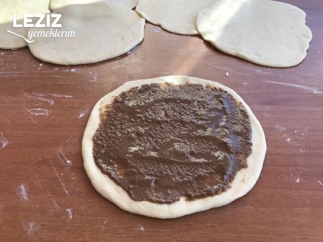 Kek Kalıbında Haşhaşlı Çörek
