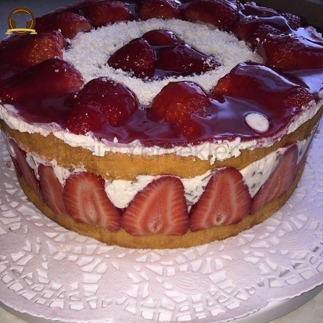 Ev Yapımı Çilekli Pasta Tarifi