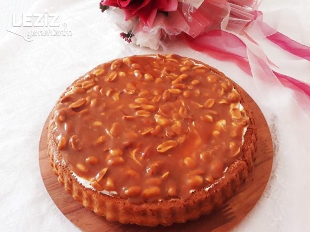 Yer Fıstıklı Karamelli Pasta