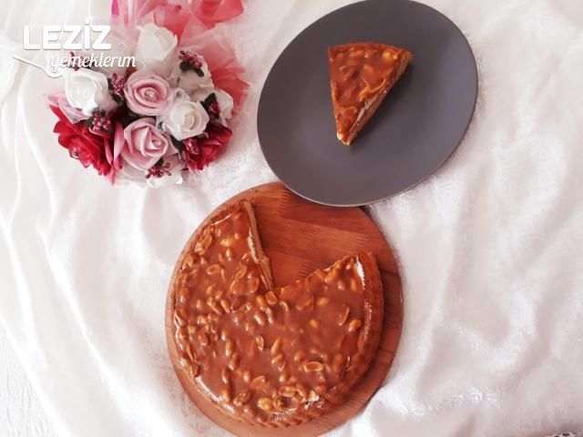 Yer Fıstıklı Karamelli Pasta