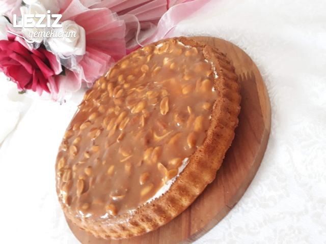 Yer Fıstıklı Karamelli Pasta