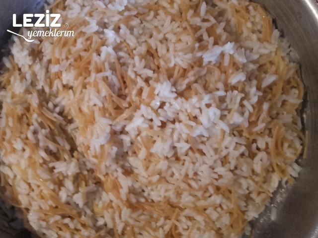 Tereyağlı Tel Şehriyeli Pirinç Pilavı Tarifi