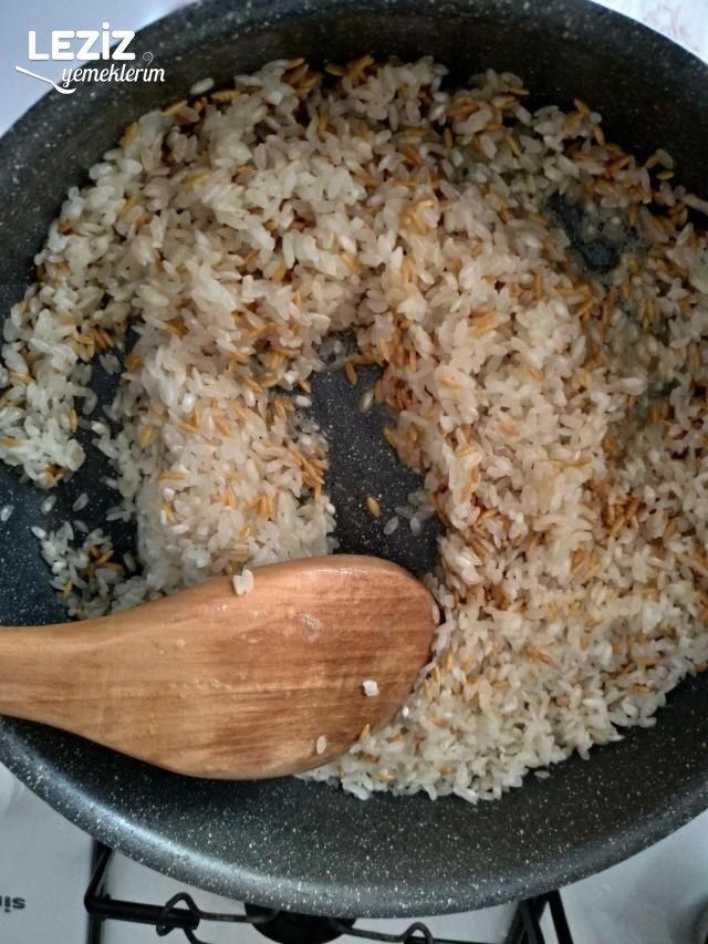 Tereyağlı Pirinç Pilavı Nasıl Yapılır
