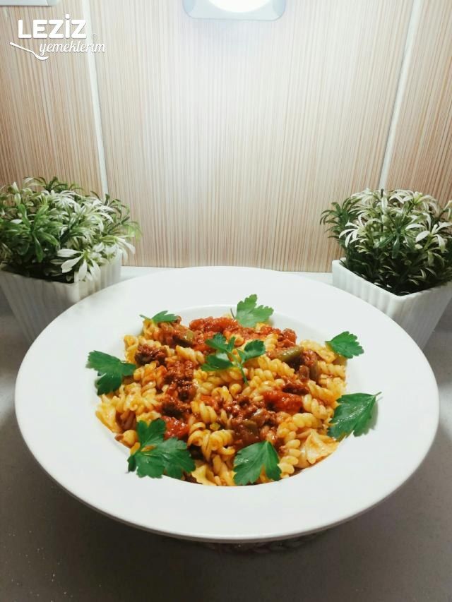 Bolonez Soslu Burgu Makarna