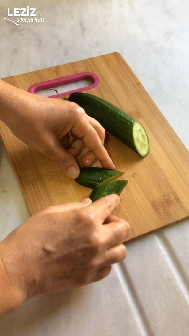 Salatalıktan Kalp Yapımı