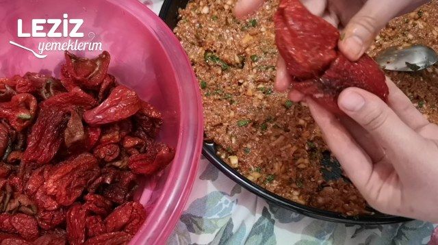 Etli Kuru Biber Dolması