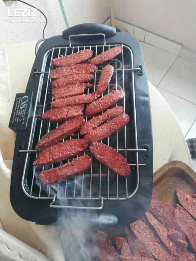 Sucuk Ekmek Tarifi