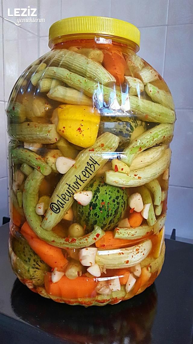 Acur, Kelek, Havuç Ve Cin Biberi Turşusu