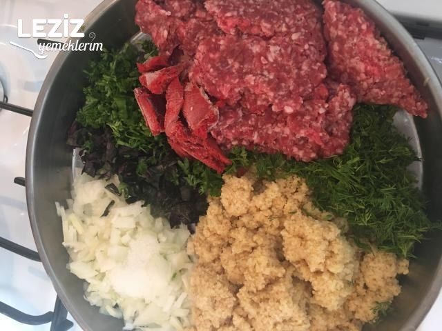 Bol Yeşillikli Katıklı Dolma