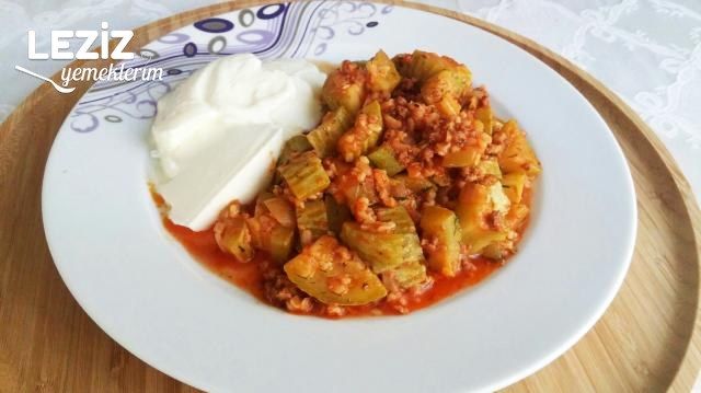 Enfes Kıymalı Kabak Yemeği