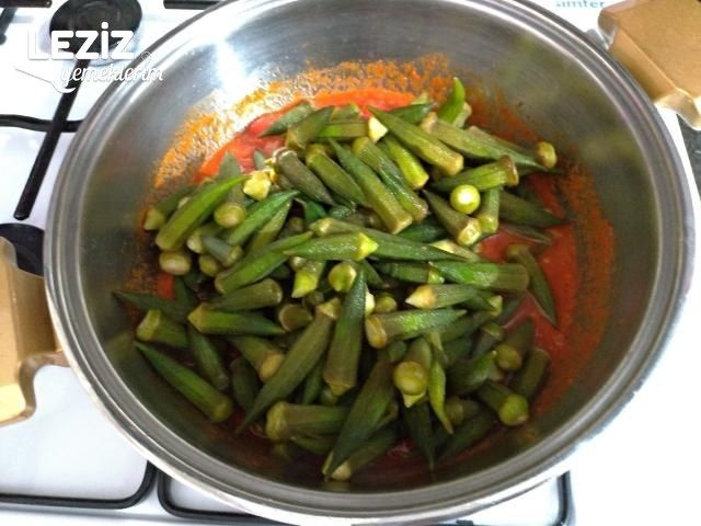 Zeytinyağlı Bamya Nasıl Yapılır?