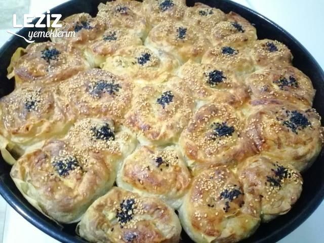 El Açması Lezzetinde Ispanaklı Börek
