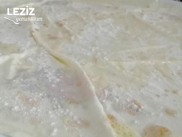 El Açması Lezzetinde Ispanaklı Börek