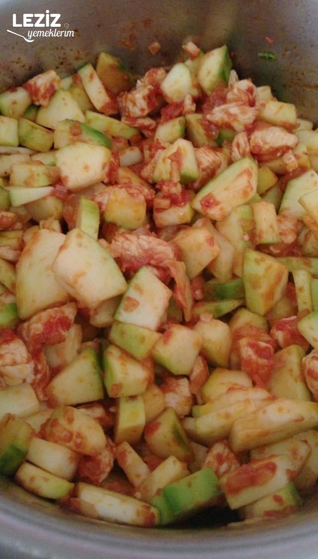 Tavuklu Kabak Yemeği