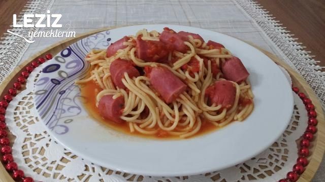 Sosisli Spagetti Çubukları Tarifi