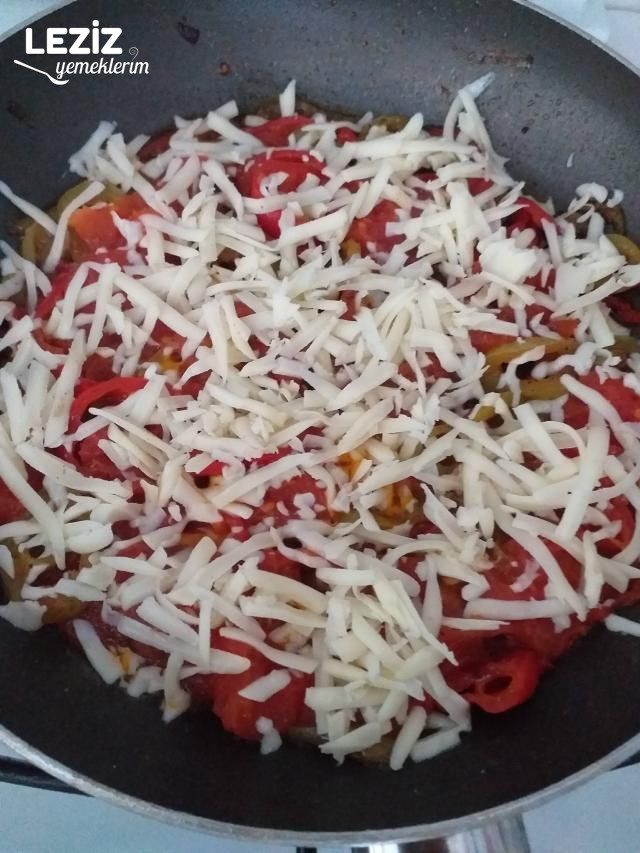 Kaşarlı Biberli Domates Sote
