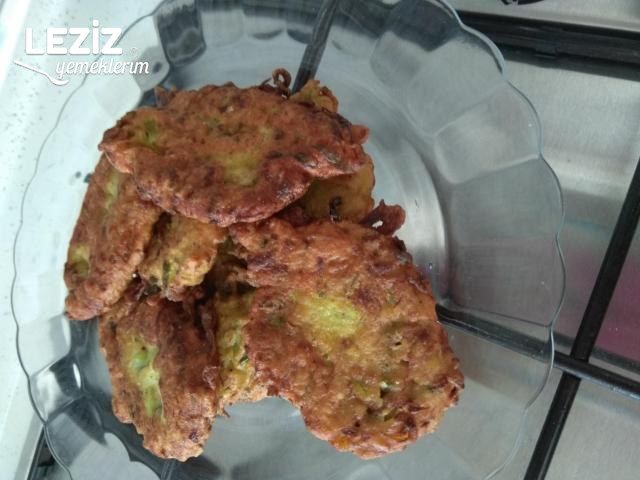 Kabak Mücver (Pratik Harika Lezzet)