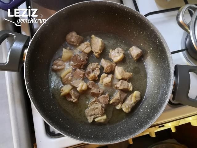 Kuzu Etli Mantarlı Porsiyon Güveç