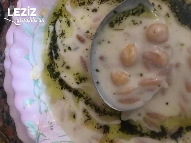Kavrulmuş Şehriyeli Yoğurt Çorbası