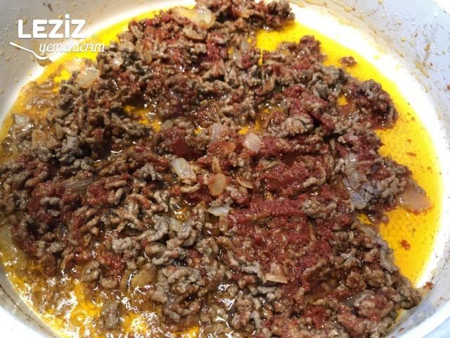 Kıymalı Pırasa Yemeği Tarifi