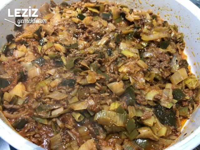 Kıymalı Pırasa Yemeği Tarifi