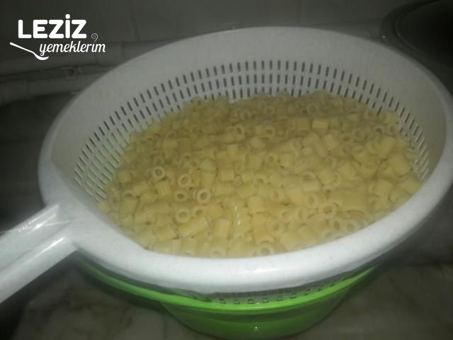 Soslu Makarna