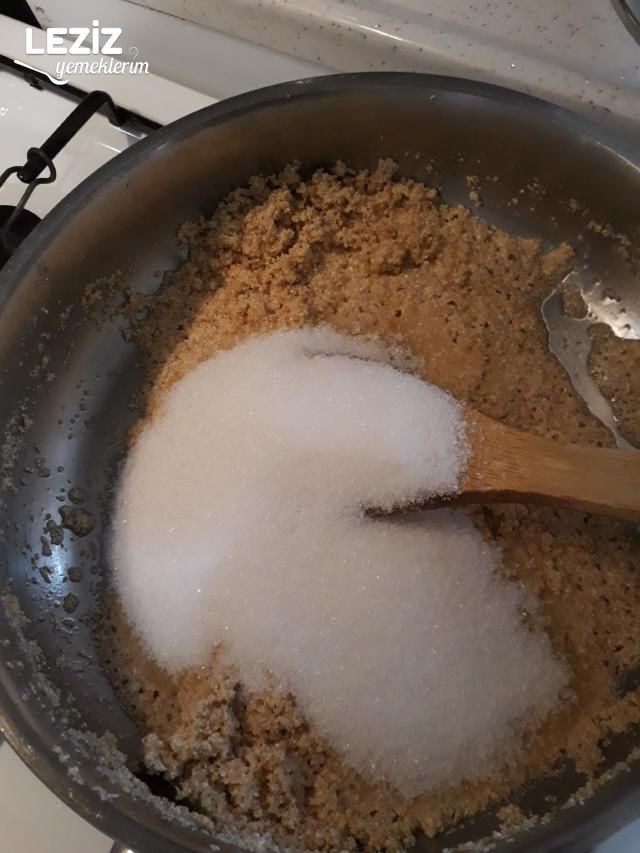 Karamelize İrmik Helvası