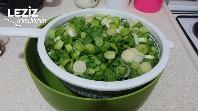 Beşamel Soslu Nefis Kıymalı Pırasa Tarifi