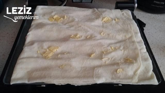Tost Makinasında Sebzeli Börek Tarifi