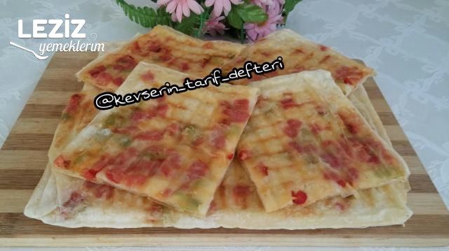 Tost Makinasında Sebzeli Börek Tarifi