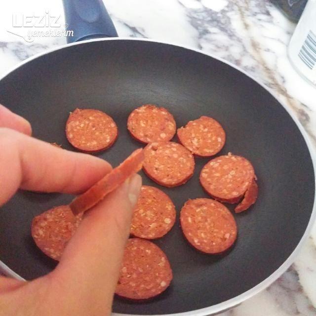 Sucuklu Yumurta Yapımı